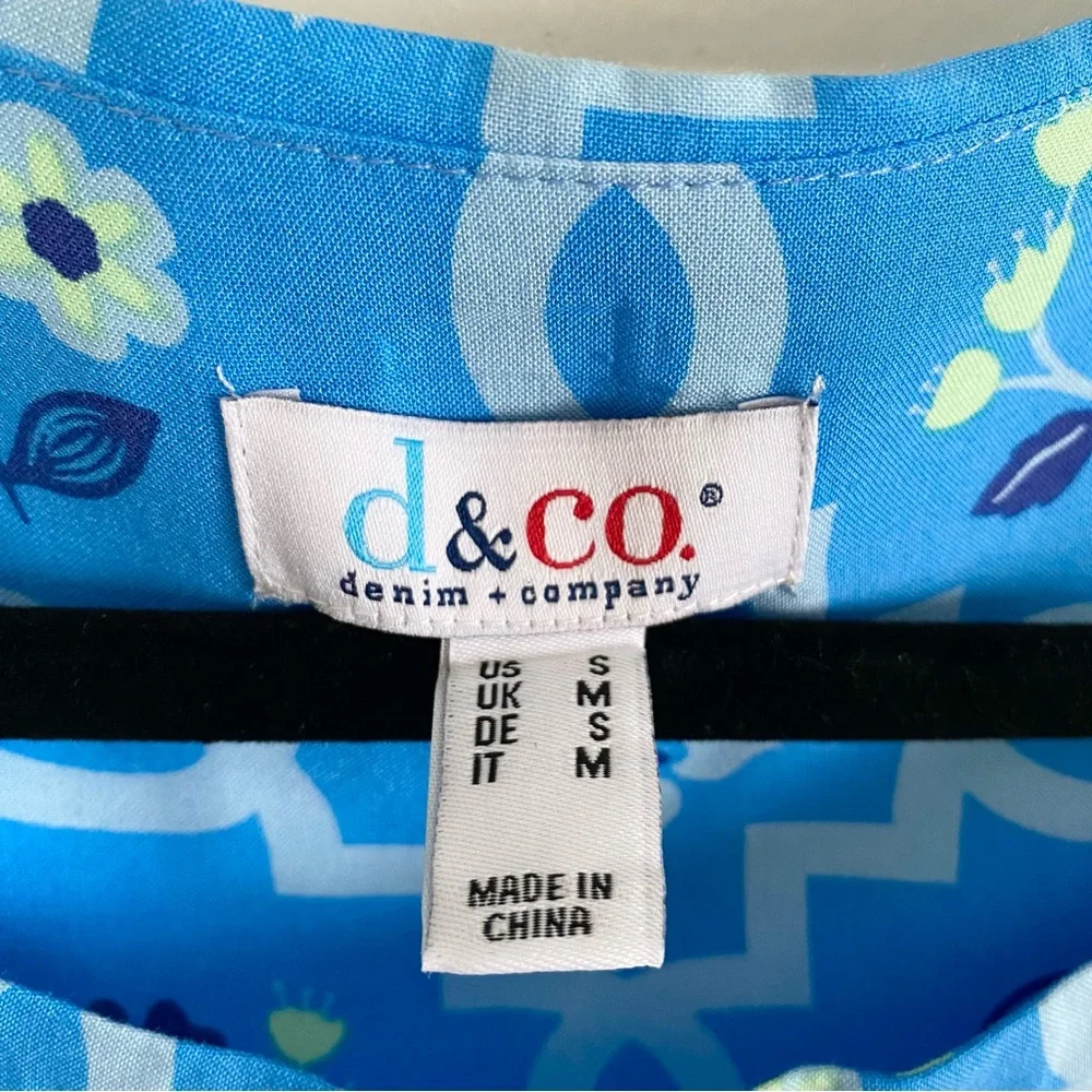 NWOT D&Co QVC Blue Floral Print Top Womens Size Small Ruffle Bell Sleeve Blouse